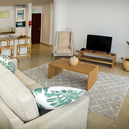 The Quadrant Luxury Apartments Victoria Bagian luar foto