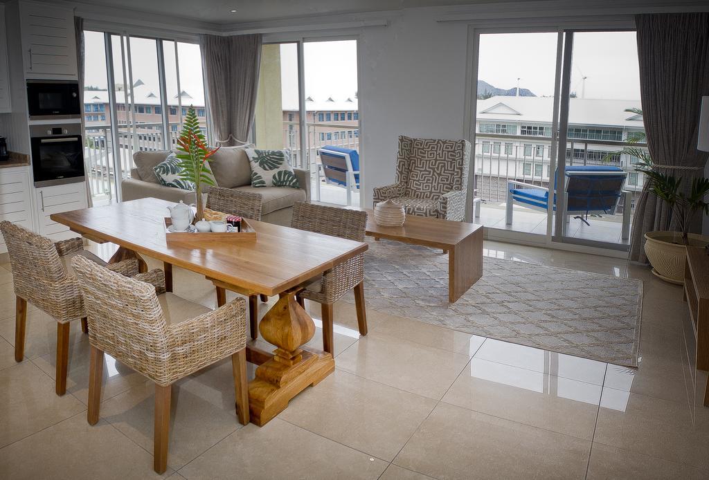 The Quadrant Luxury Apartments Victoria Bagian luar foto